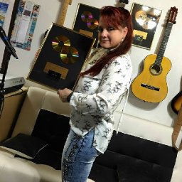 Goldene Cd Yvonne Held.jpg