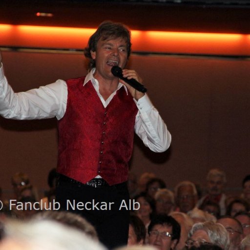 Rudy Giovannini singt mit Herz und Seele