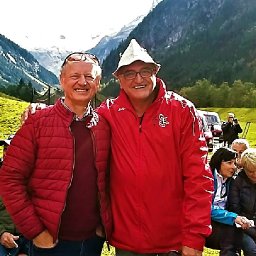 Gert mit Hubert von den Original M&ouml;lltalern.jpg