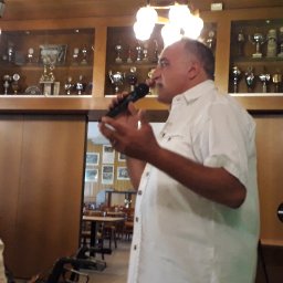 Gert singt Schlager.jpg