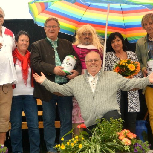 Abschlußfoto vom ersten Benefiz & Hoffest von Gert & Erna in Dorf Erbach/Odw