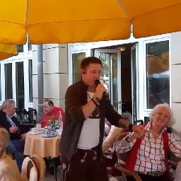 Jan Simon live in einer Seniorenresidenz in Hilden